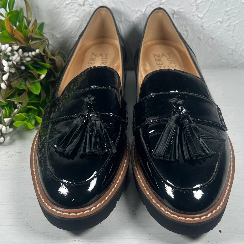 NWOT Naturalizer Ellie Blk Patent Leather Loafers with Tassels Size 7 NWOT Shoe - Picture 3 of 12